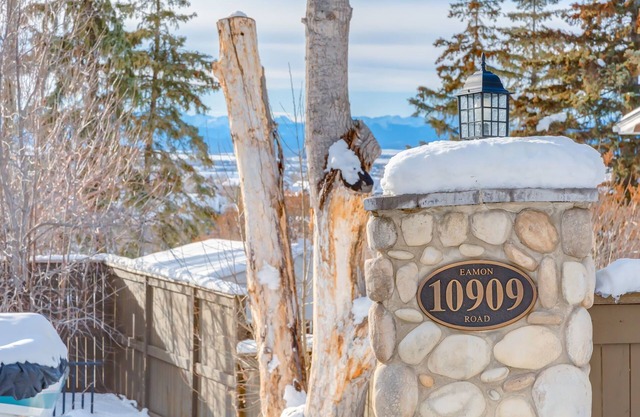 Rocky View Bed and Breakfast.