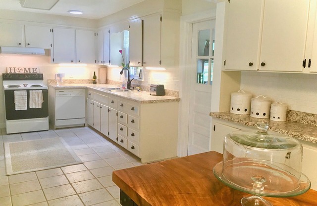 Rolling Acre Retreat ~ Monthly Room Rental ✨Close To Nashville’s Best Spots✨