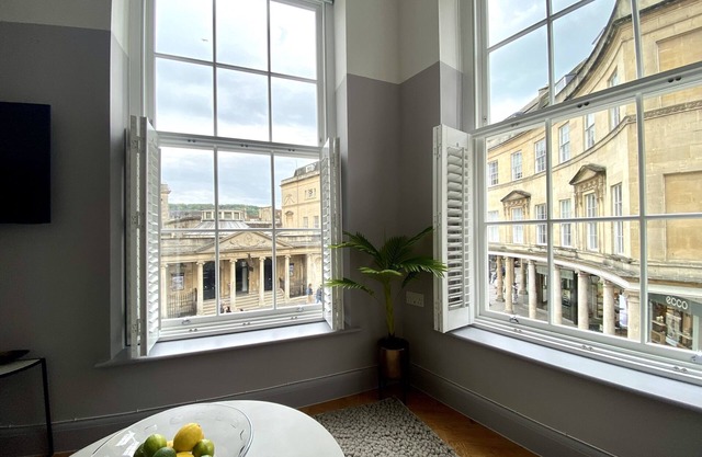 Roman Bath View in the heart of Bath