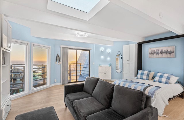 Romantic 1-bedroom apartment with AC, WiFi in tranquil Moss Beach