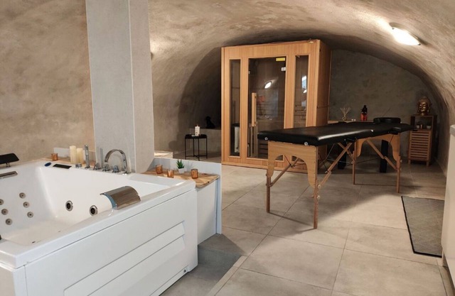 Romantic apartment with spa area