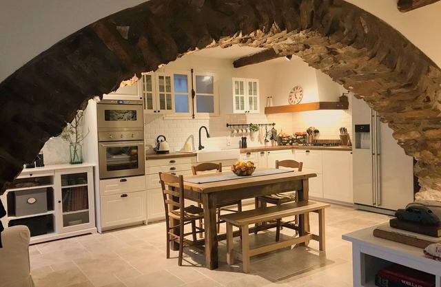 Romantic Cottage in Historical French Village Provence Wine Country House