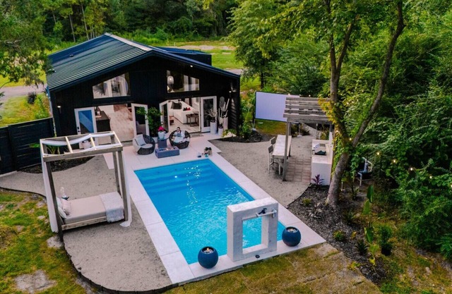 Romantic Luxury Villa with Private Pool, Hot Tub, Outdoor Kitchen & Fire Pits