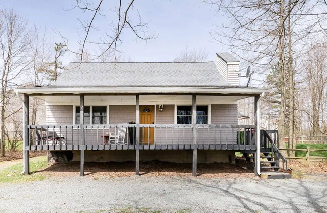 Romantic Pet Friendly Cottage