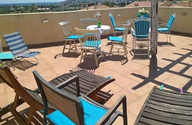 Romantic sunny home, Beach 5 min. 15 min from the Airport 20 min from Acropolis
