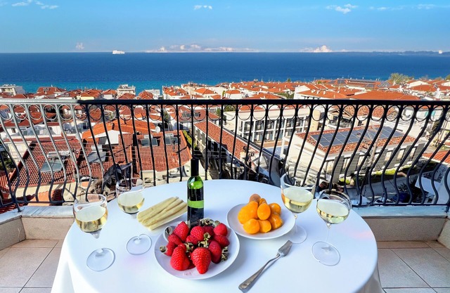 RONA VISTA SUITES amazing seaview 1