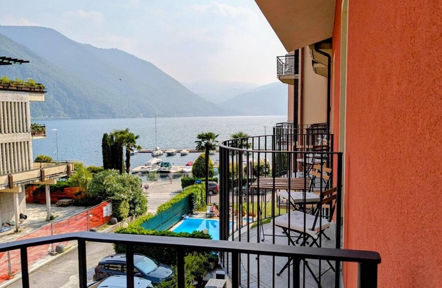 Room '1' with Lake View, Wi-Fi and Air Conditioning