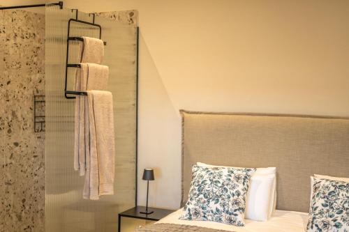 Room 2 - LEO Sky Guest House