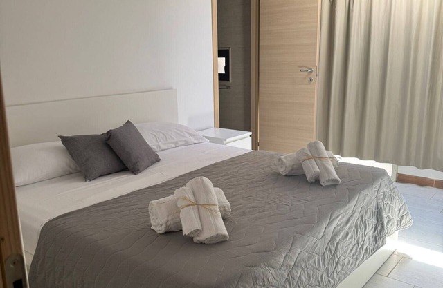 Room 205 at 'Le Saline Rooms Marzamemi' with Wi-Fi and Air Conditioning