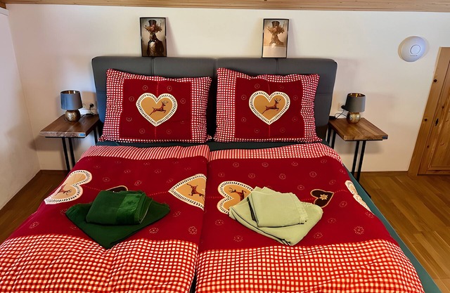 Room '4 - Cozy Attic' with Wi-Fi