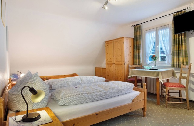 Room '4 Mit Wc Und Dusche' with Shared Terrace and Wi-Fi