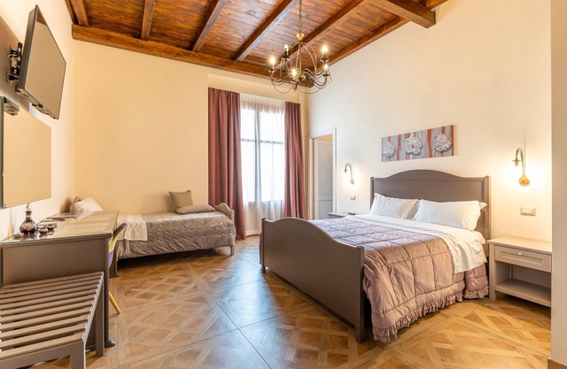 Room 'Al Duomo - Camera Tripla' with Shared Terrace, Wi-Fi and Air Conditioning