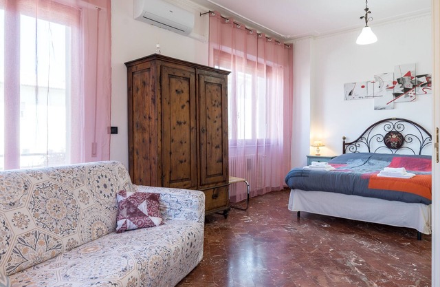 Room 'Art Rooms - Kandinskij' with Private Terrace, Wi-Fi and Air Conditioning