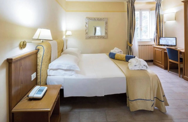 Room 'Camera Matrimoniale' with Shared Garden, Wi-Fi and Air Conditioning