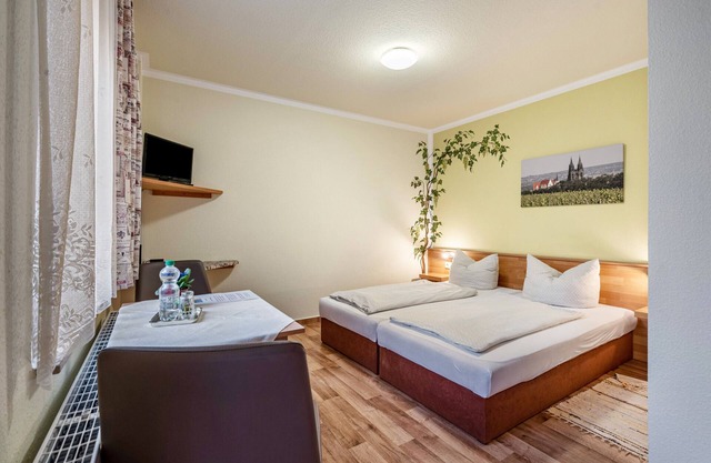 Room 'Doppelzimmer 1' with Shared Terrace and Wi-Fi