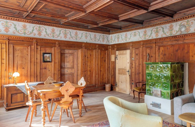 Room 'Hirschen Fürstenzimmer' with Mountain View, Shared Terrace and Wi-Fi