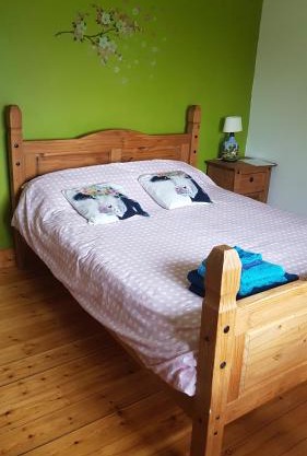 Room in a private house in the middle of countryside first store or bar within 10 min drive