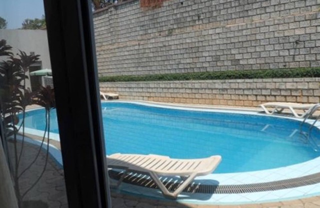 Room in Apartment - This Wonderful Senior Suite Offers a Great Experience