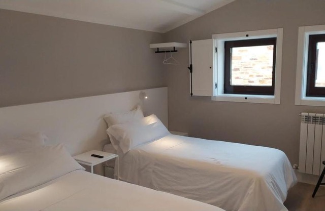 Room in Lodge - Casa Galego rural accommodation on the French road