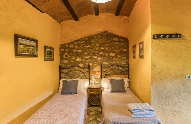 Room 'Picapoll' with Mountain View, Shared Pool and Shared Terrace