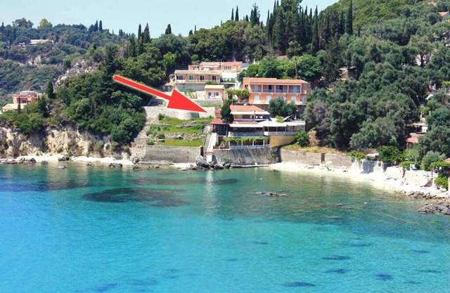 Room with amazing sea view 20 meters from the beach