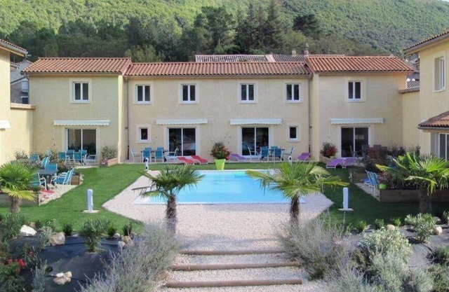 Rose at the Domaine des Fleurs flower estate