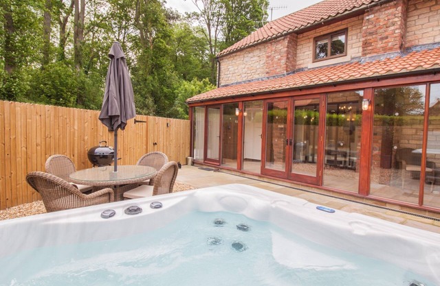 Rosedale Cottage | sleeps 4 - Hot Tub, Dog Friendly - 5* Gold Award