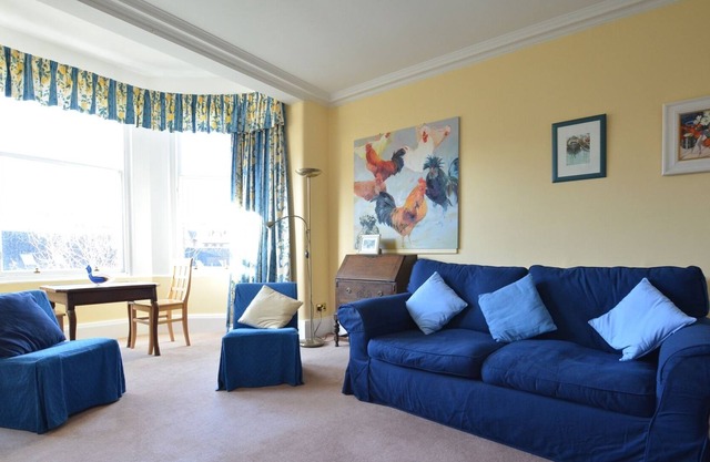 Rothesay Residence | 3 Bed | Private Carparking!