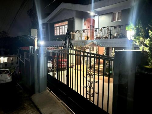 Roy-al Homestay 2