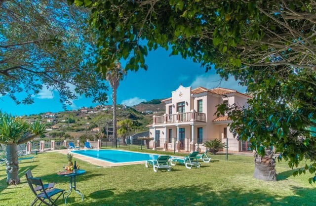 Royal Amores Villa
