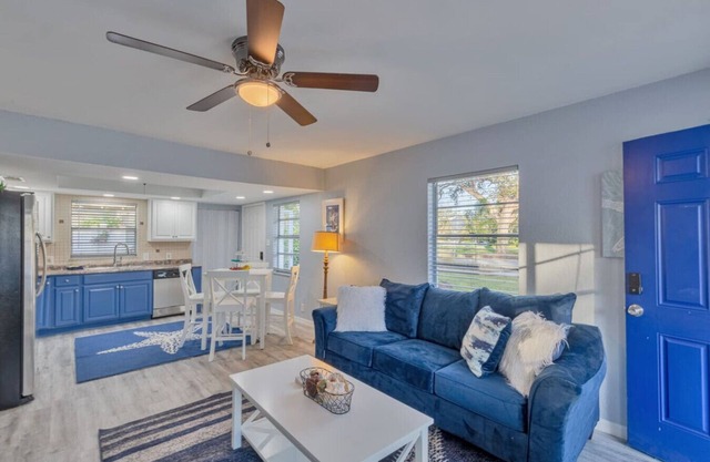 Royal Blue Downtown-Gulfport-CooledPool