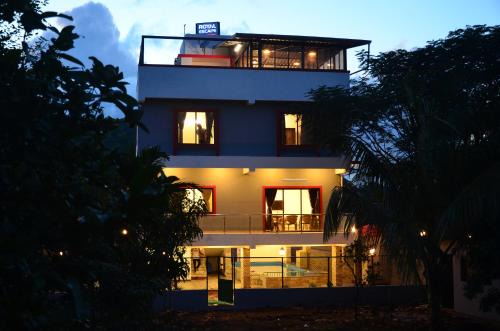 Royal Escape Lonavla - 4BHK Private Pool Villa