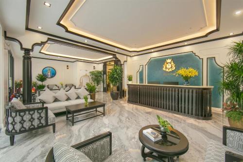 Royal Hotel - Vinhomes Ocean Park 3