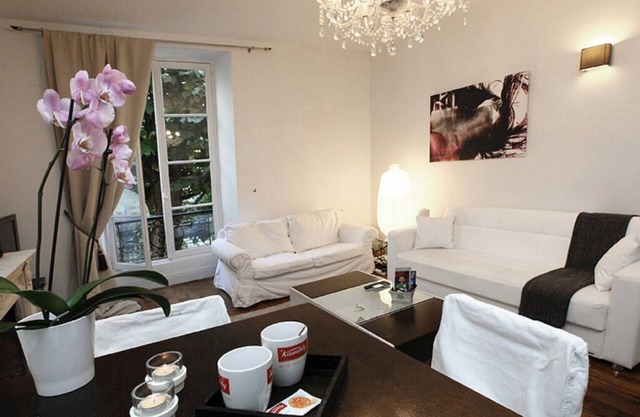 Royal Versailles Dolcevita apartment with all comforts near the castle