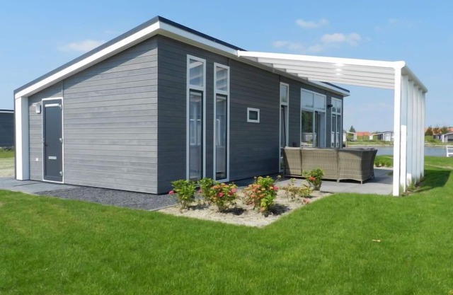 Ruisweg 18A by Interhome