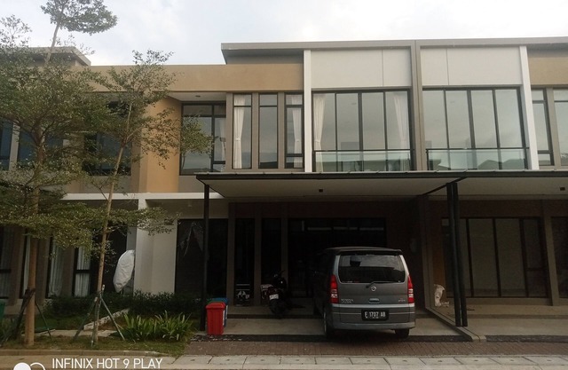 Rumah baru didallas pik 2 dan free pembantu. Banyak wisata kuliner, klub, mall