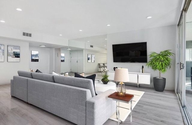 Runyon Canyon Park Modern Apartment With Beautiful View Pool - Hot Tub - Parking