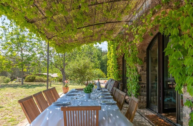 Rural House 'Mas Darovie' with Mountain View, Wi-Fi and Air Conditioning
