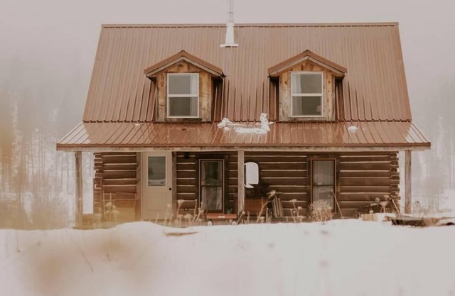 Rustic Cozy Cabin In The Okanogan Highlands