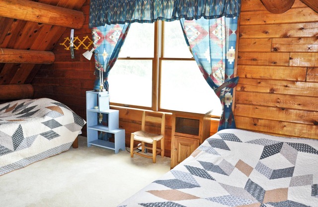 Rustic Log Cabin in Alfred Station