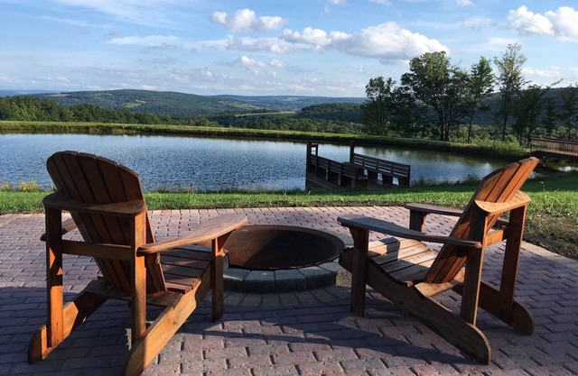 Rustic Log Cabin with Pond and Breathtaking View