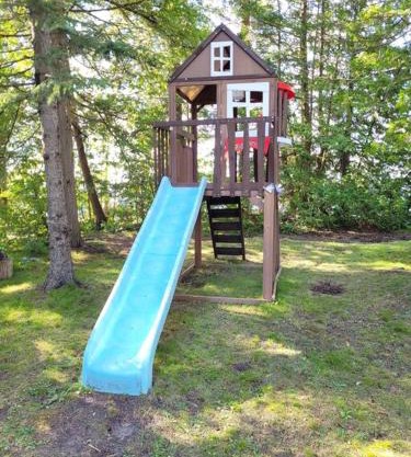 Rustic Pines Waterfront Cottage *CLEAR WATER*