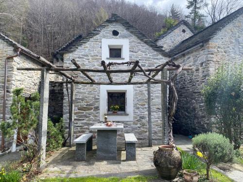 Rustico dans charmant hameau vue lac Verzasca