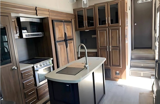 RV 5 Rustic Charm w/Queen Bed with Forest Background