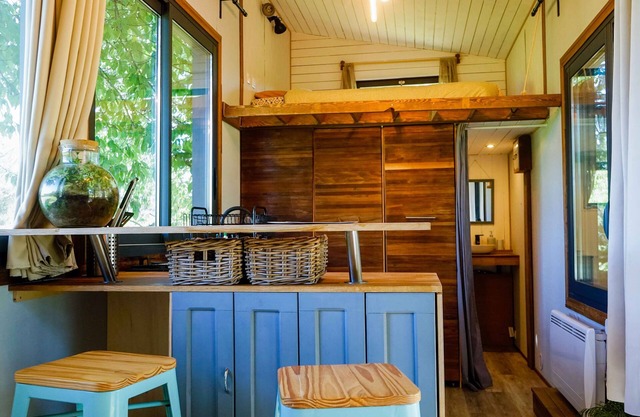Séjour Détente Dans une Tiny House et son Bain Bordelais