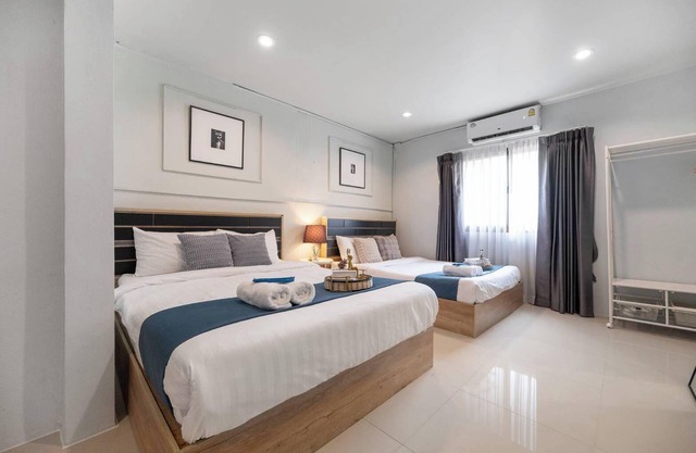S81 10mins BTS Skytrain Onnut station Free wi-fi 7-11