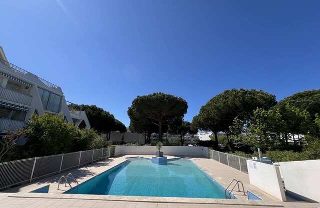 Sables d'Or, appartment with pool