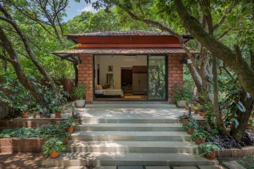 SaffronStays Ektara