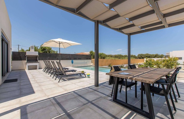 Sage Villa - Two Bedroom Villa, Sleeps 4