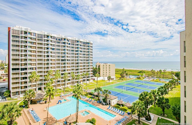Saida 2BD/2BA 8th Floor with Ocean Views & Space X Front Row